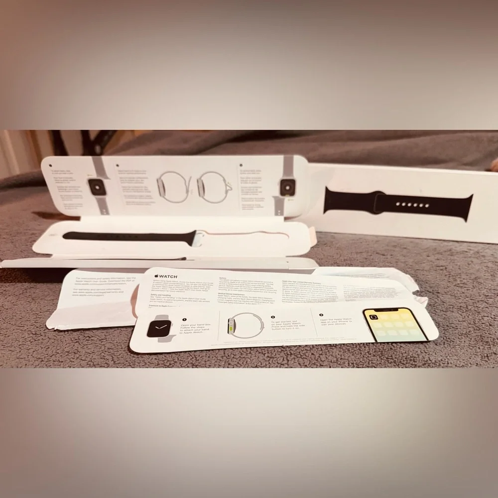 Apple Smartwatch - Black Band